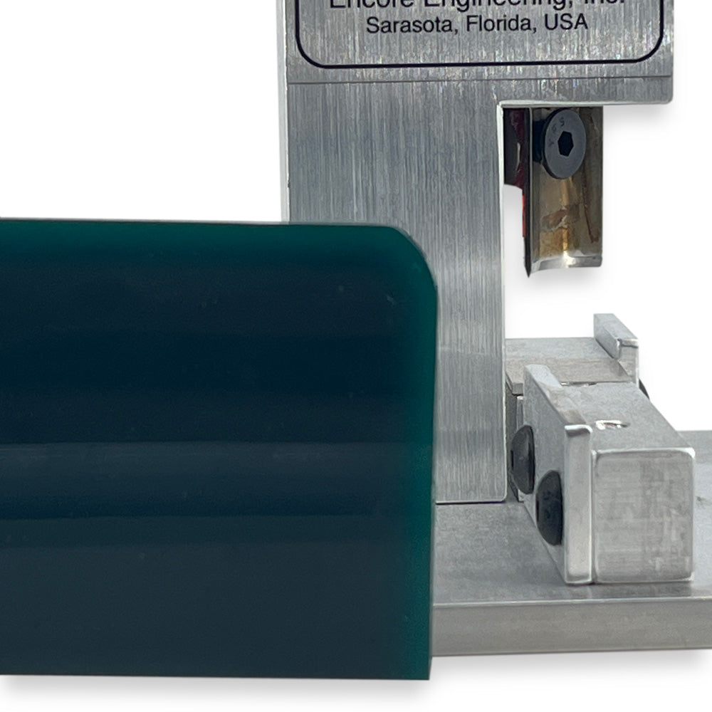 Squeegee Clipper (Rounds Squeegee Corners)