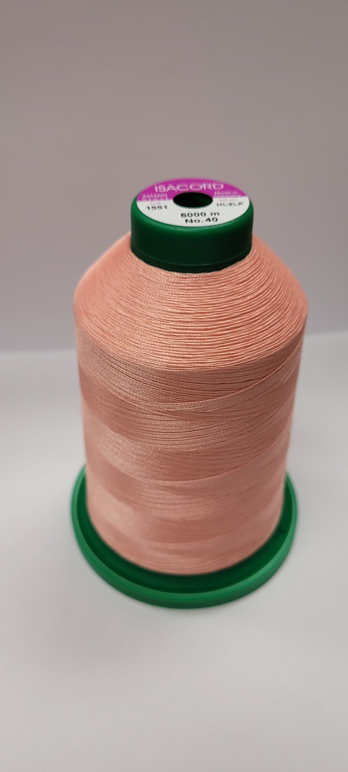 ISACORD 40 KS 5000M - Fils à broder 100% polyester - Couleurs abandonnées